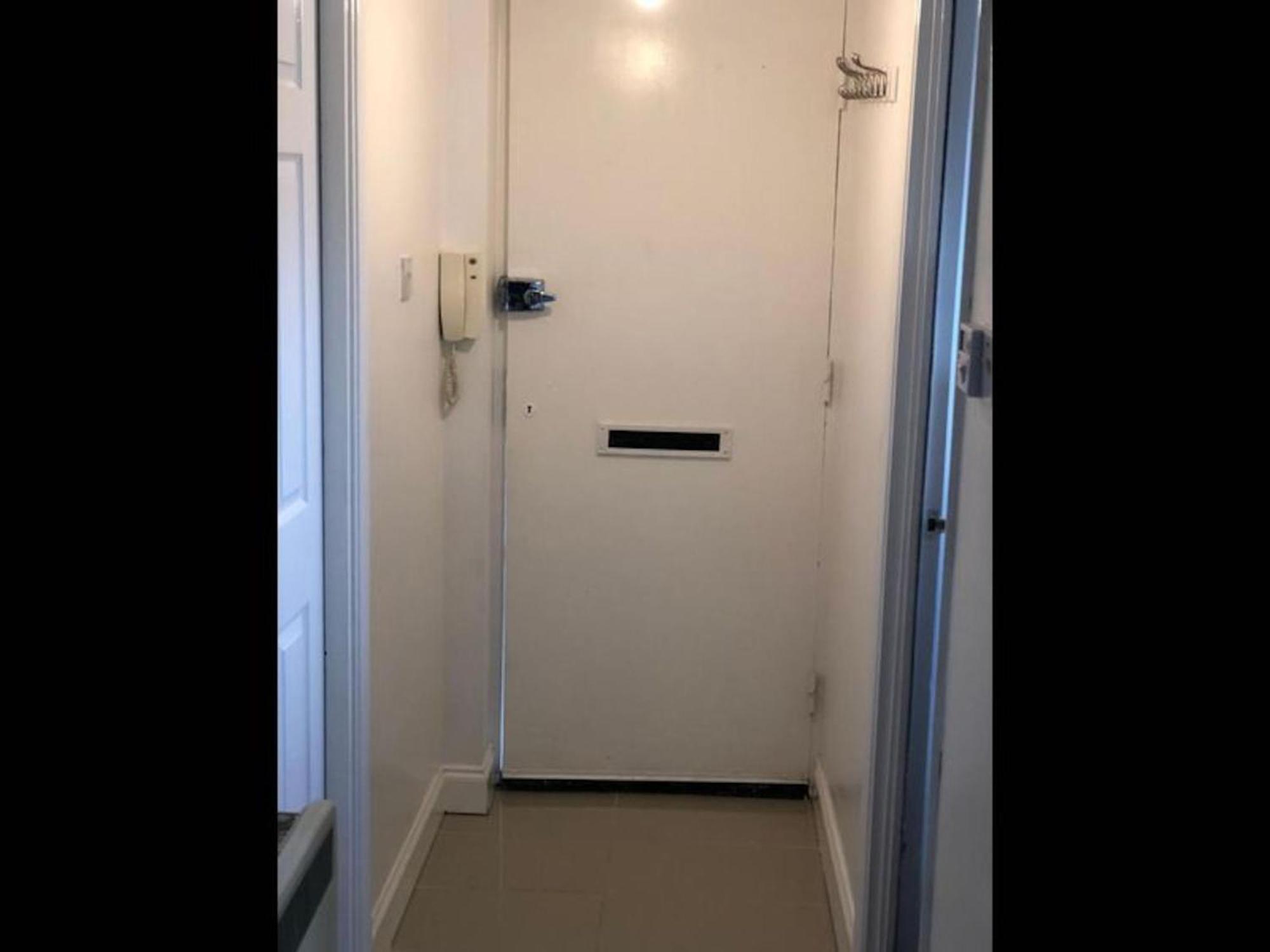 Small Modern Comfortable 2 Bedroom Cmyr Apartment *