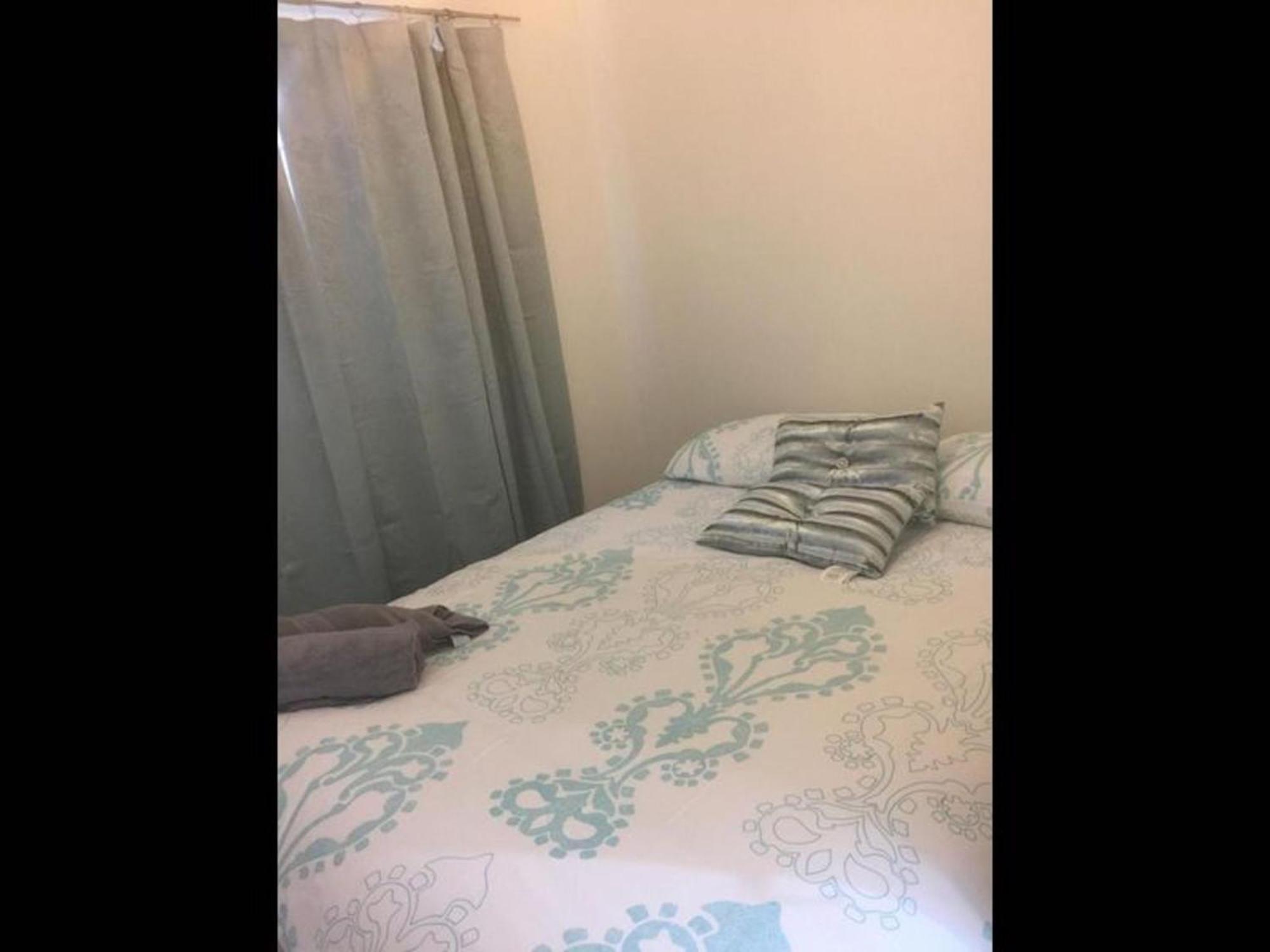 Small Modern Comfortable 2 Bedroom Cmyr Apartment