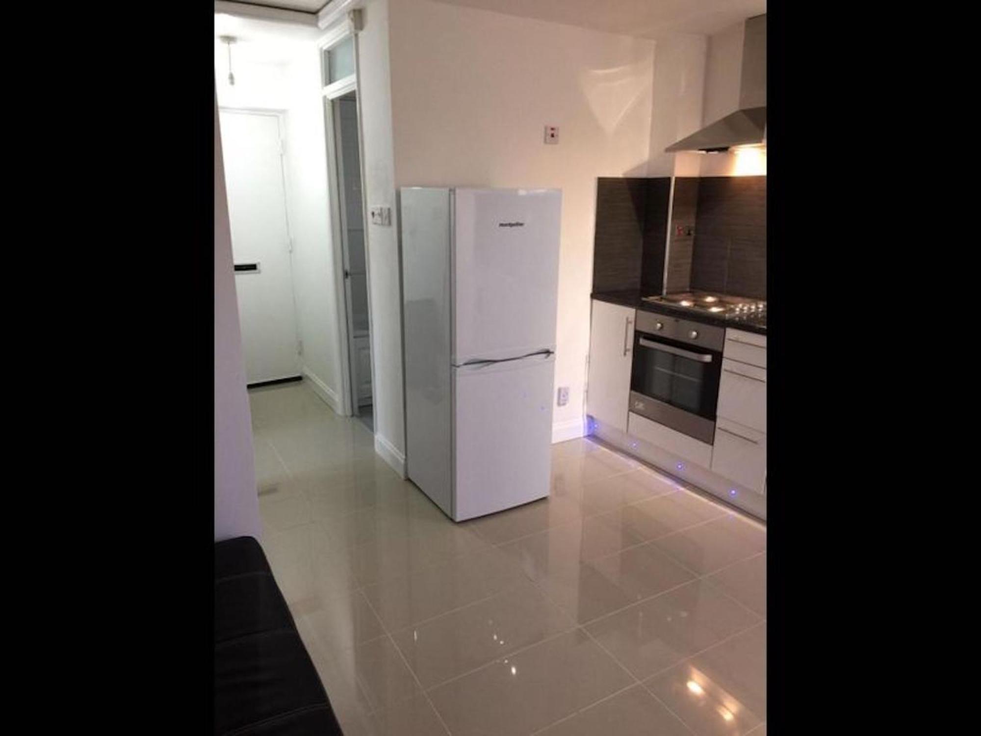 Small Modern Comfortable 2 Bedroom Cmyr Apartment *