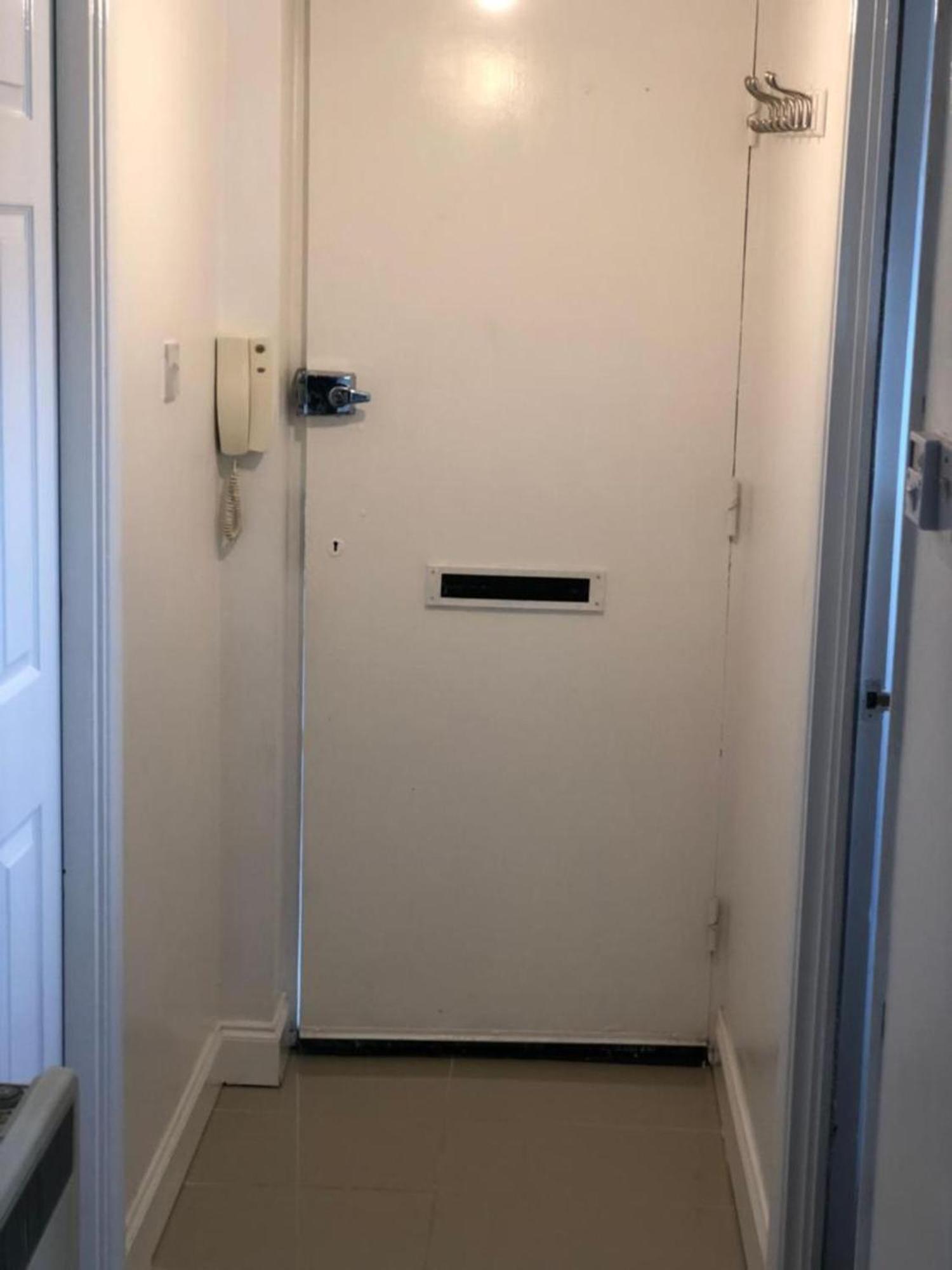 Apartment Small Modern Comfortable 2 Bedroom Cmyr